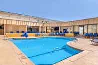 Swimming Pool Comfort Inn Denver Central