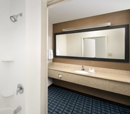 In-room Bathroom 7 Fairfield Inn & Suites by Marriott Albuquerque Airport