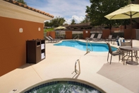 Swimming Pool Fairfield Inn & Suites by Marriott Albuquerque Airport