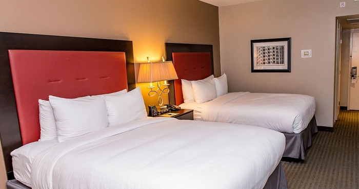 Bedroom DoubleTree by Hilton Raleigh - Brownstone - University