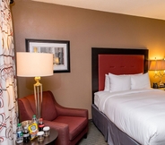 Kamar Tidur 2 DoubleTree by Hilton Raleigh - Brownstone - University