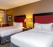 Kamar Tidur 3 DoubleTree by Hilton Raleigh - Brownstone - University