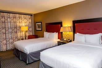 Kamar Tidur 4 DoubleTree by Hilton Raleigh - Brownstone - University