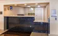 Lobby 4 Comfort Inn Mount Shasta Area