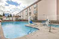 Swimming Pool Comfort Inn Mount Shasta Area