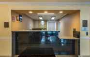 Lobby 5 Comfort Inn Mount Shasta Area