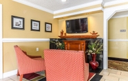 Lobi 7 Rodeway Inn & Suites Jacksonville near Camp Lejeune