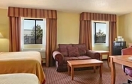 Bilik Tidur 6 Rodeway Inn & Suites Jacksonville near Camp Lejeune