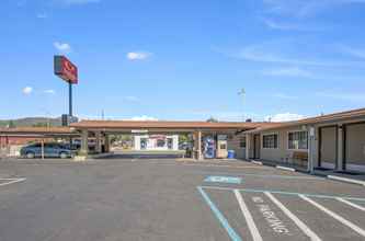 Exterior 4 Econo Lodge Inn Suites Yreka