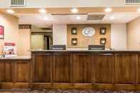 Lobby Comfort Suites Effingham