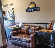 Lobby 2 Days Inn by Wyndham Collinsville/St. Louis