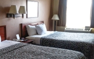 Bedroom 3 Days Inn by Wyndham Collinsville/St. Louis