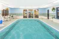 Swimming Pool Ramada Limited Decatur