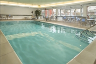 Swimming Pool Fairfield Inn & Suites by Marriott Frederick