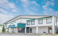 Exterior 7 Days Inn & Suites by Wyndham Port Huron