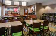 Restoran 4 Fairfield Inn By Marriott Kansas City Airport