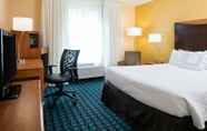 Bedroom 7 Fairfield Inn By Marriott Kansas City Airport