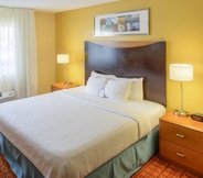 Bedroom 3 Fairfield Inn by Marriott Joplin