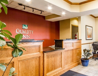 Lobby 2 Quality Inn Pontiac