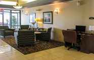 Lobby 4 Quality Inn