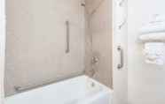 In-room Bathroom 5 Super 8 by Wyndham Santa Rosa