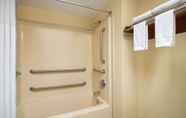 In-room Bathroom 6 Days Inn by Wyndham Thomaston