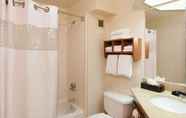 In-room Bathroom 7 Hampton Inn St. Louis/Chesterfield