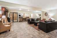 Lobby Super 8 by Wyndham Clovis