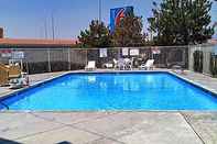 Kolam Renang Motel 6 Albuquerque, NM - Northeast