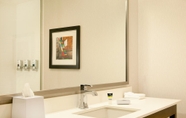 In-room Bathroom 2 Four Points by Sheraton Newark Christiana Wilmington