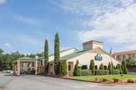 Exterior Days Inn & Suites by Wyndham Peachtree Corners/Norcross