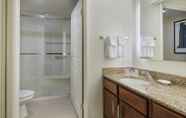 In-room Bathroom 4 Residence Inn by Marriott Macon