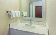 Toilet Kamar 6 SpringHill Suites Minneapolis-St. Paul Airport/Eagan