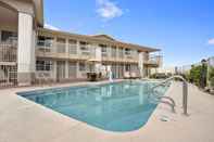 Swimming Pool Days Inn by Wyndham Globe