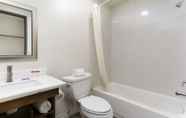 Toilet Kamar 3 Waterloo Inn