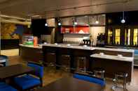 Bar, Kafe, dan Lounge Courtyard by Marriott Bloomington