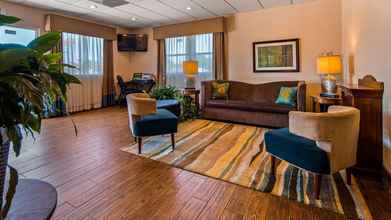 Lobi 4 SureStay Hotel by Best Western Ottawa