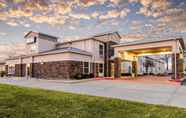 Bangunan 2 Comfort Inn & Suites Junction City - near Fort Riley