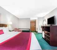 Bedroom 7 Ramada Limited Tell City