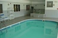 Swimming Pool La Quinta Inn by Wyndham Lincoln