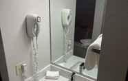 In-room Bathroom 6 Red Roof Inn Weedsport