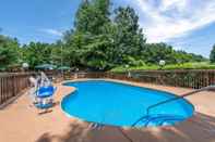 Swimming Pool Quality Inn & Suites Rockingham