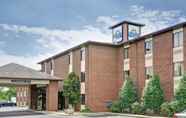 Exterior 2 Days Inn & Suites by Wyndham Hickory