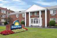 Exterior Days Inn by Wyndham Cleveland Lakewood