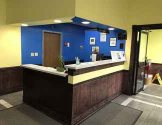 Lobi 2 Days Inn by Wyndham Hillsboro