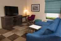 Common Space Hampton Inn Wooster