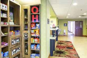 Sảnh chờ 4 Hampton Inn Wooster