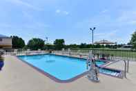 Swimming Pool Boarders Inn & Suites by Cobblestone Hotels - Ardmore