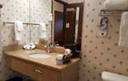 Toilet Kamar 2 Best Western Sandy Inn