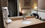 Toilet Kamar 4 Best Western Sandy Inn